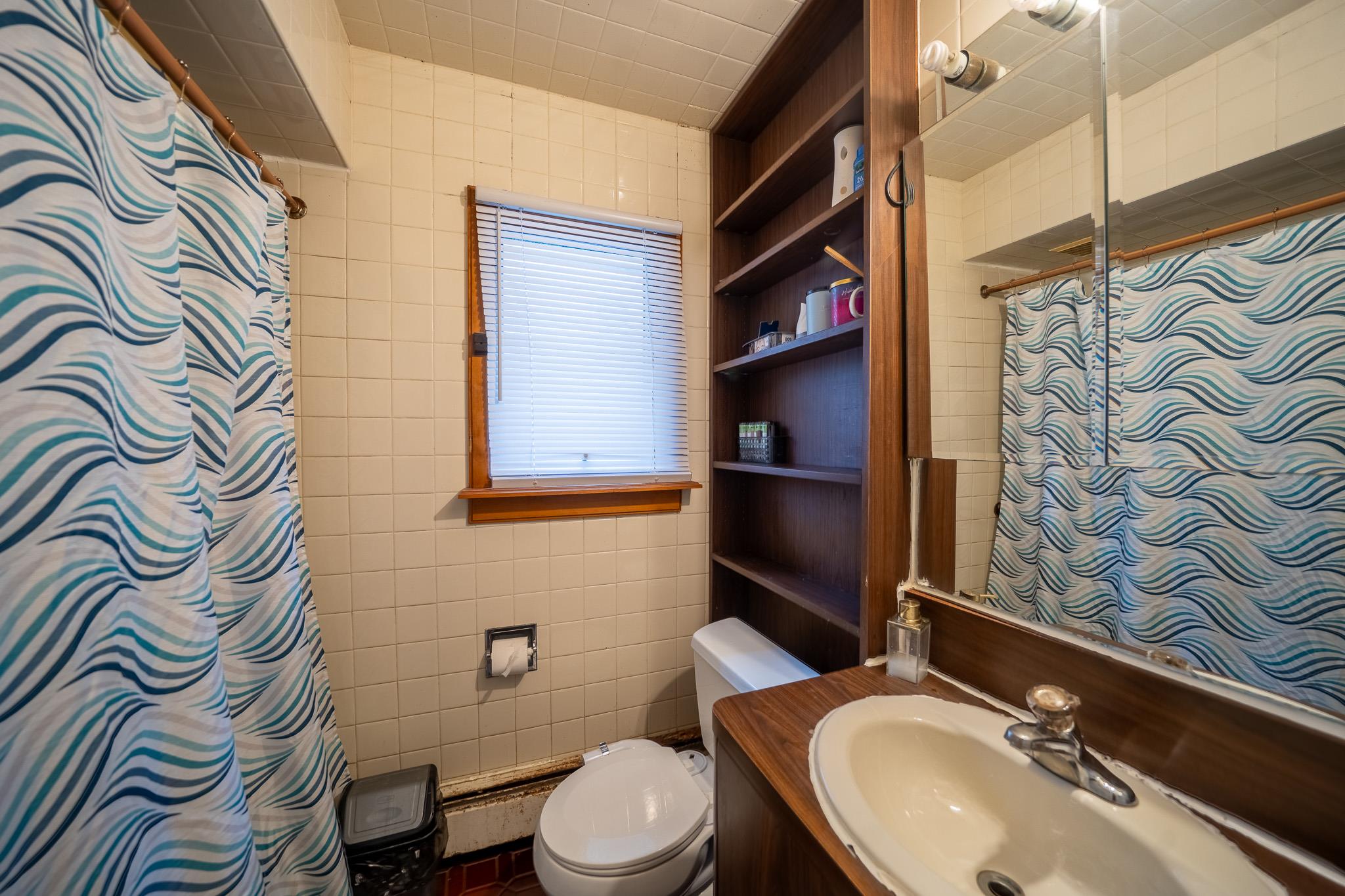 8140 268th Street, Glen Oaks, New York image 6