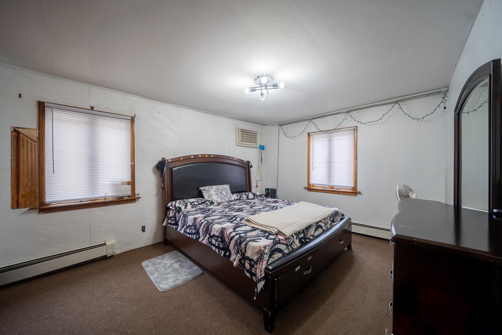 8140 268th Street, Glen Oaks, New York image 11