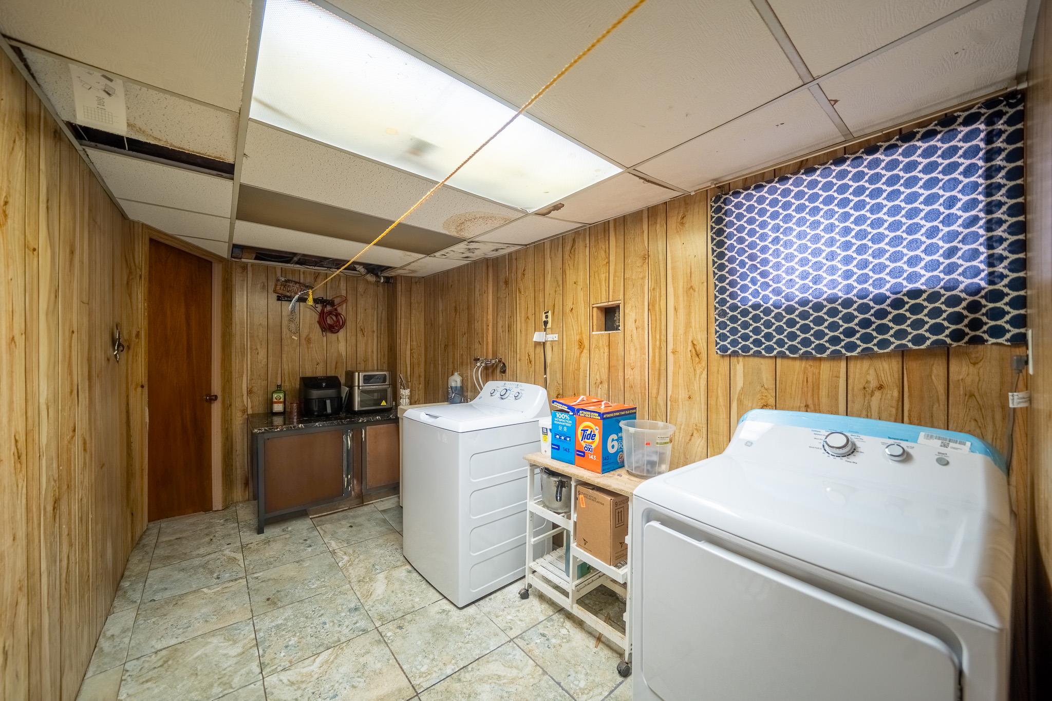 8140 268th Street, Glen Oaks, New York image 21