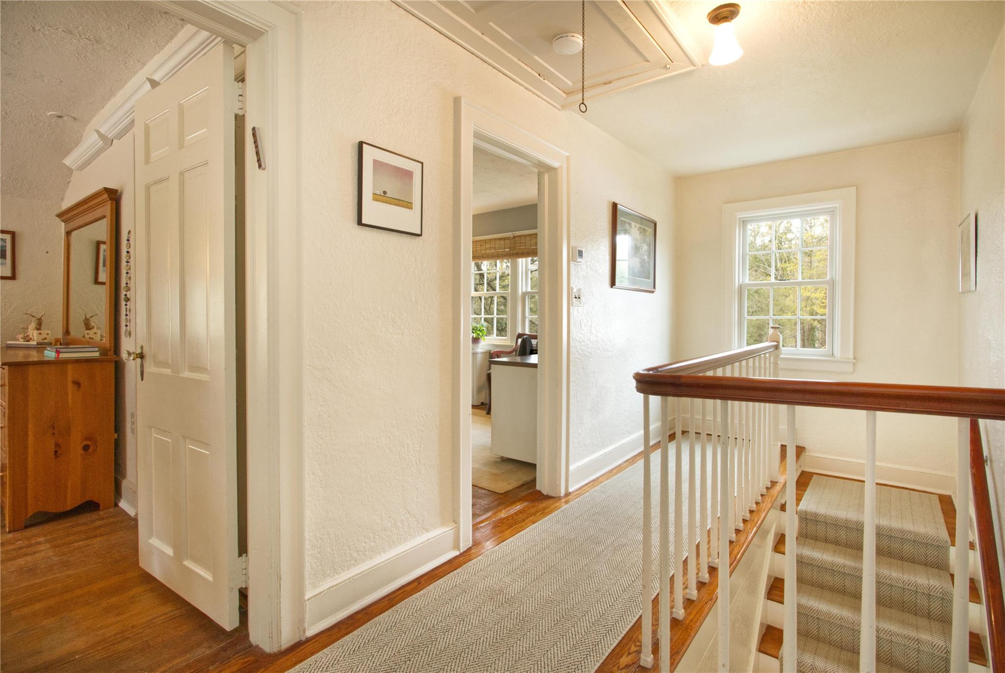 18 Hungerford Road, Briarcliff Manor, New York image 25