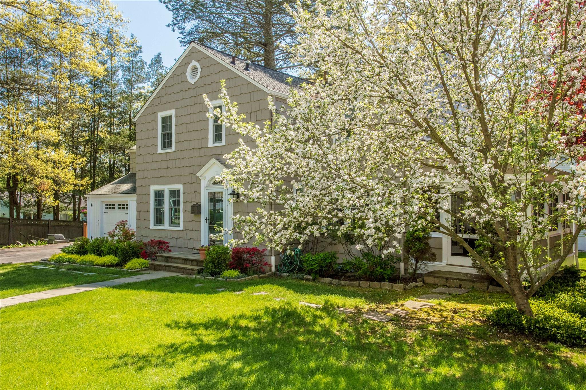 18 Hungerford Road, Briarcliff Manor, New York image 2
