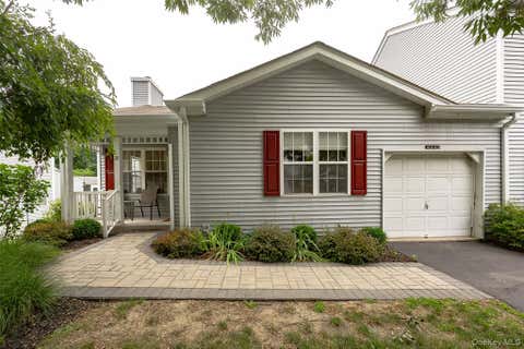 Condo For Sale - 28 Tall Tree Lane<br/> Poughkeepsie, NY 12601