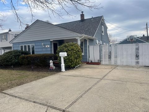 20 Peacock Lane Levittown NY 11756