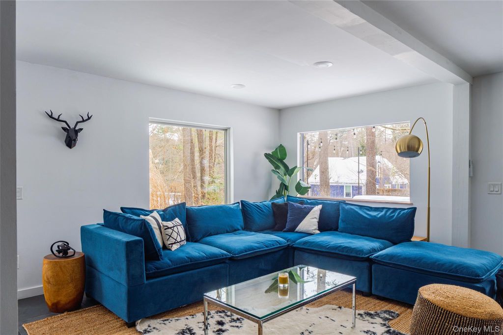 Photo of 15 Lake View Drive, Woodstock, NY 12448 (MLS # 984803)