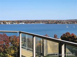 215 Street 7G, Bayside, Queens, NY - 1 Bedrooms  
1 Bathrooms  
4 Rooms - 