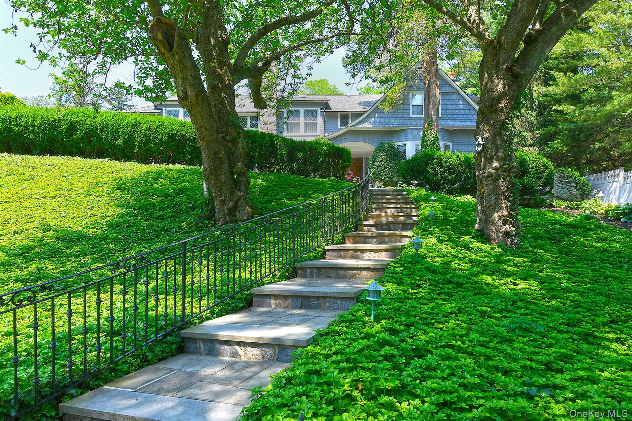 4 Horse Hollow Road