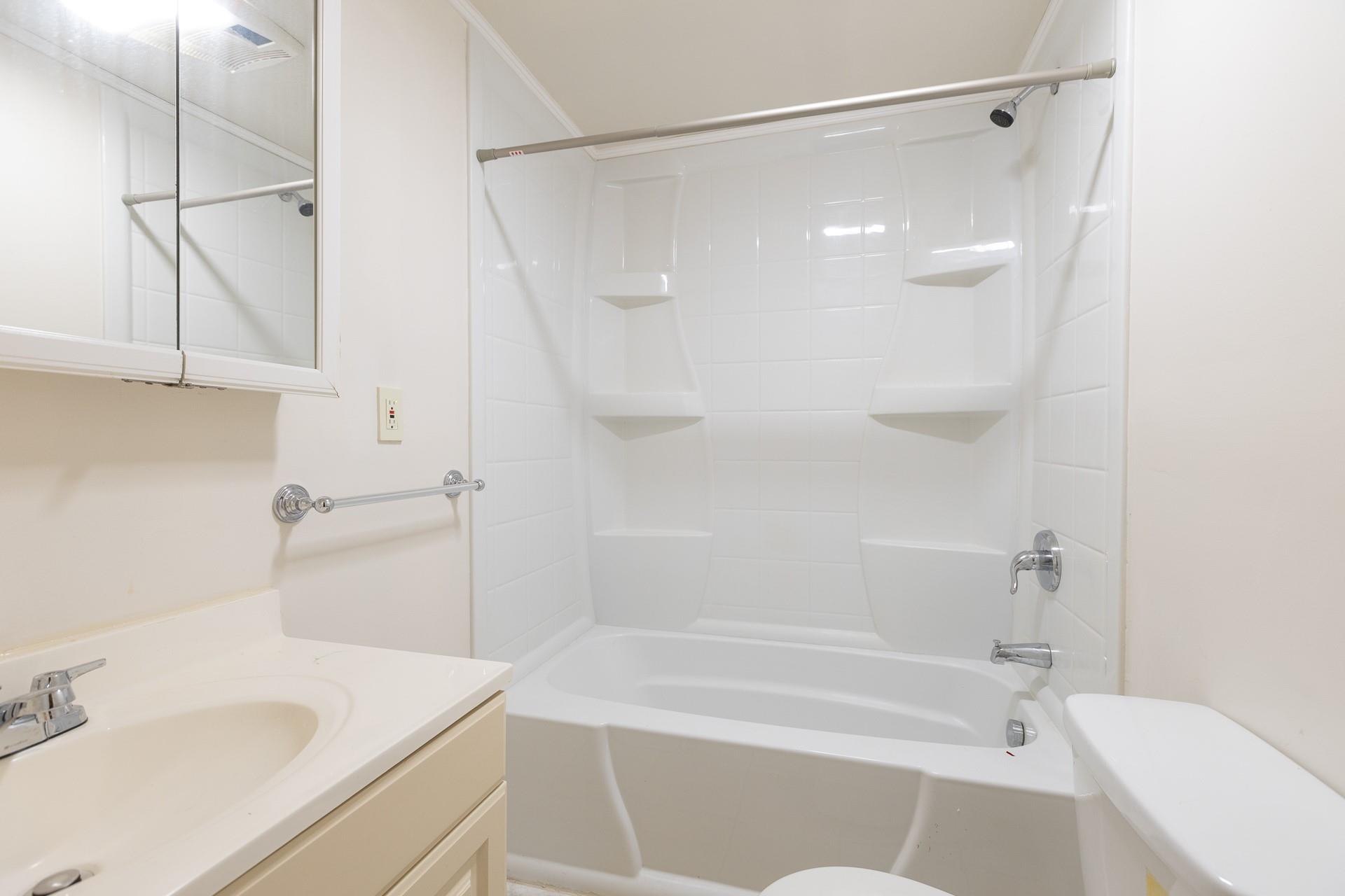 5 Adams Lane, Middle Island, New York image 33