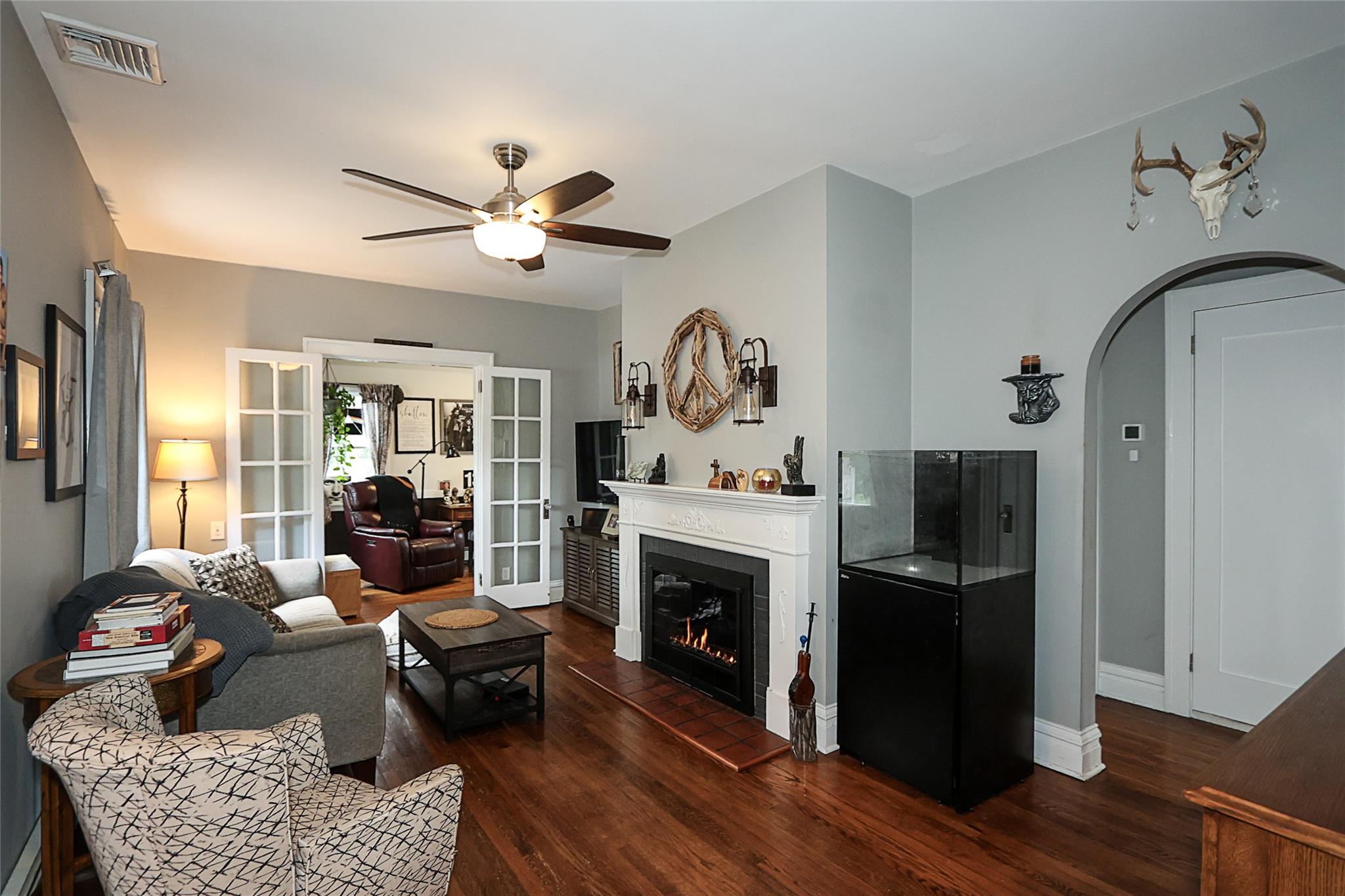 8 Dumond Place