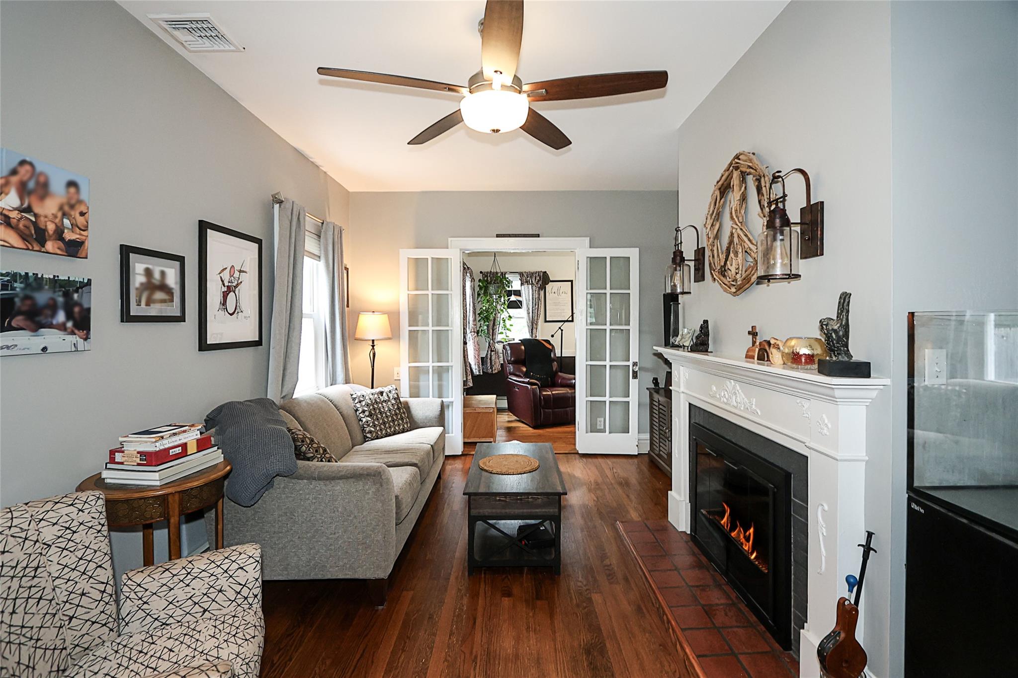 8 Dumond Place