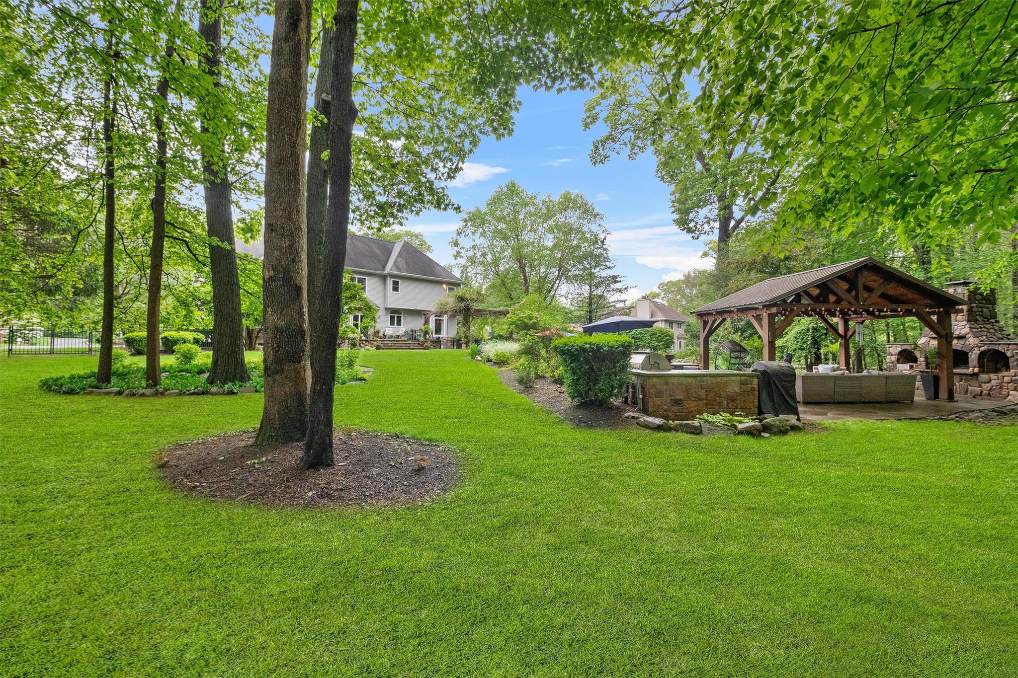21 Golf Course Drive, Montebello, Florida image 35