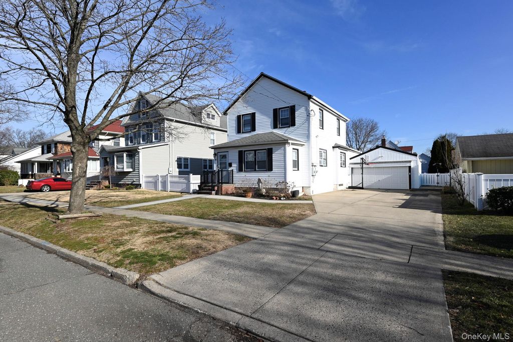 Photo of 81 Irving Avenue, Floral Park, NY 11001 (MLS # 951509)