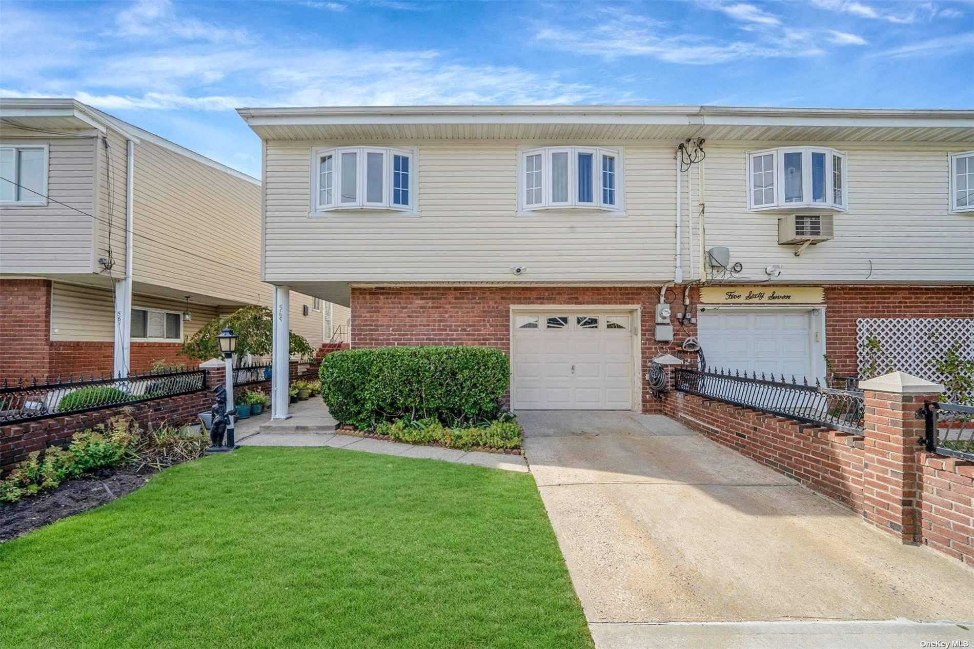Property for Sale at Beach 65th Street, Arverne, Queens, NY - Bedrooms: 3 
Bathrooms: 2 
Rooms: 9  - $685,000
