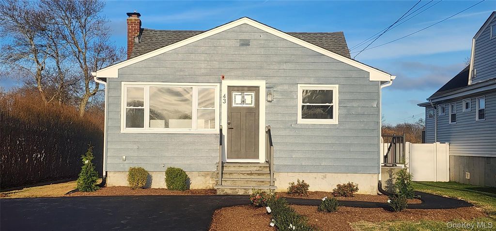 Photo of 43 Abby Lane, Shirley, NY 11967 (MLS # 983688)