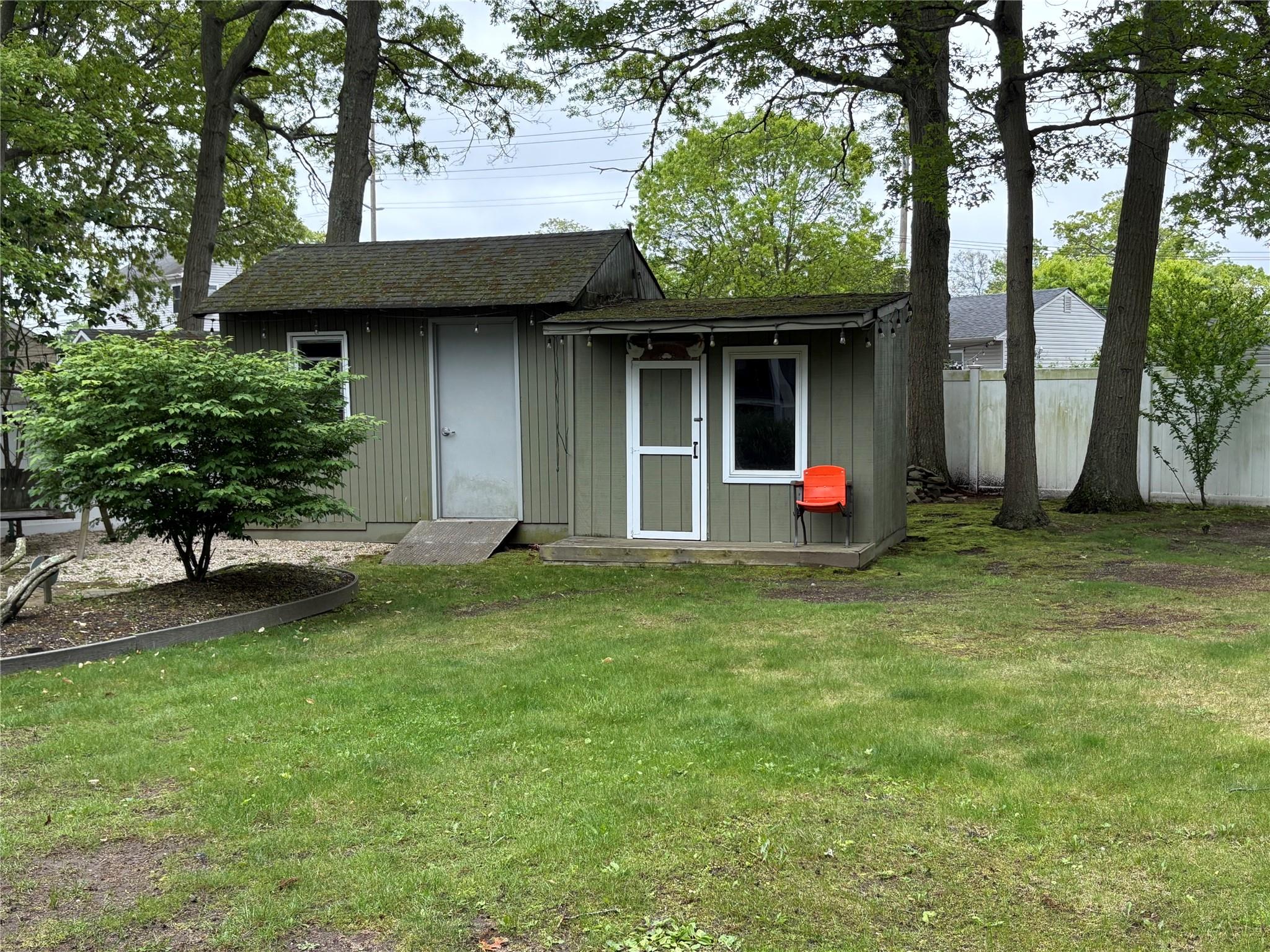 8 Sachs Street, Bay Shore, New York image 10