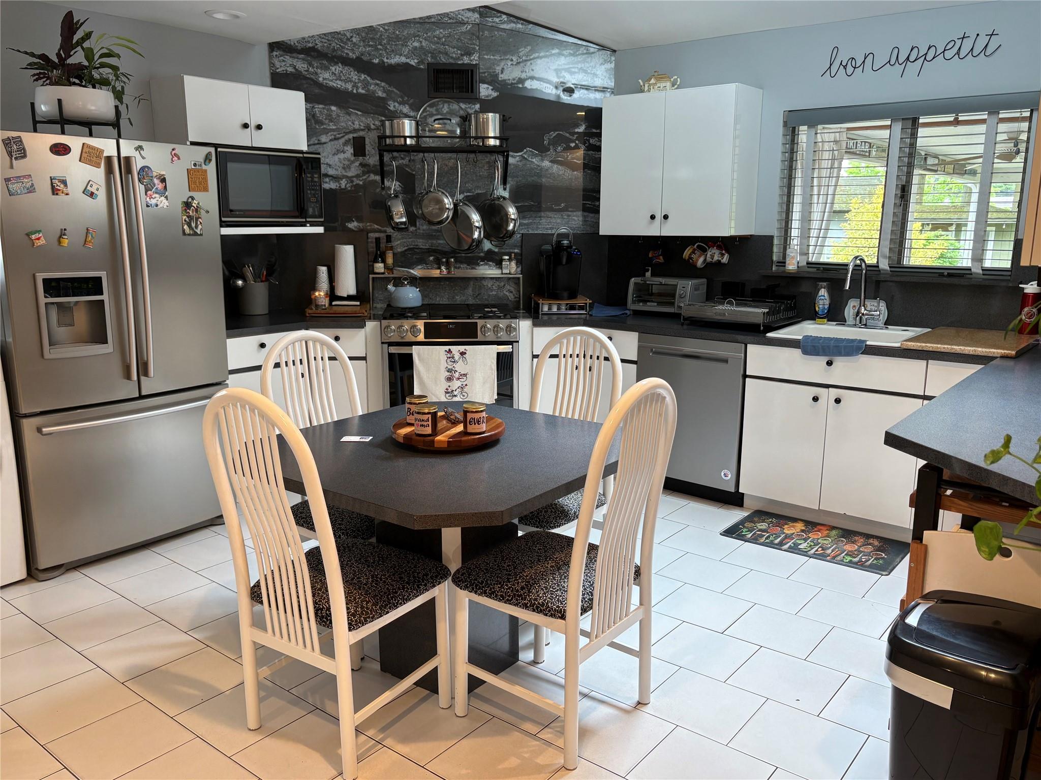 8 Sachs Street, Bay Shore, New York image 11