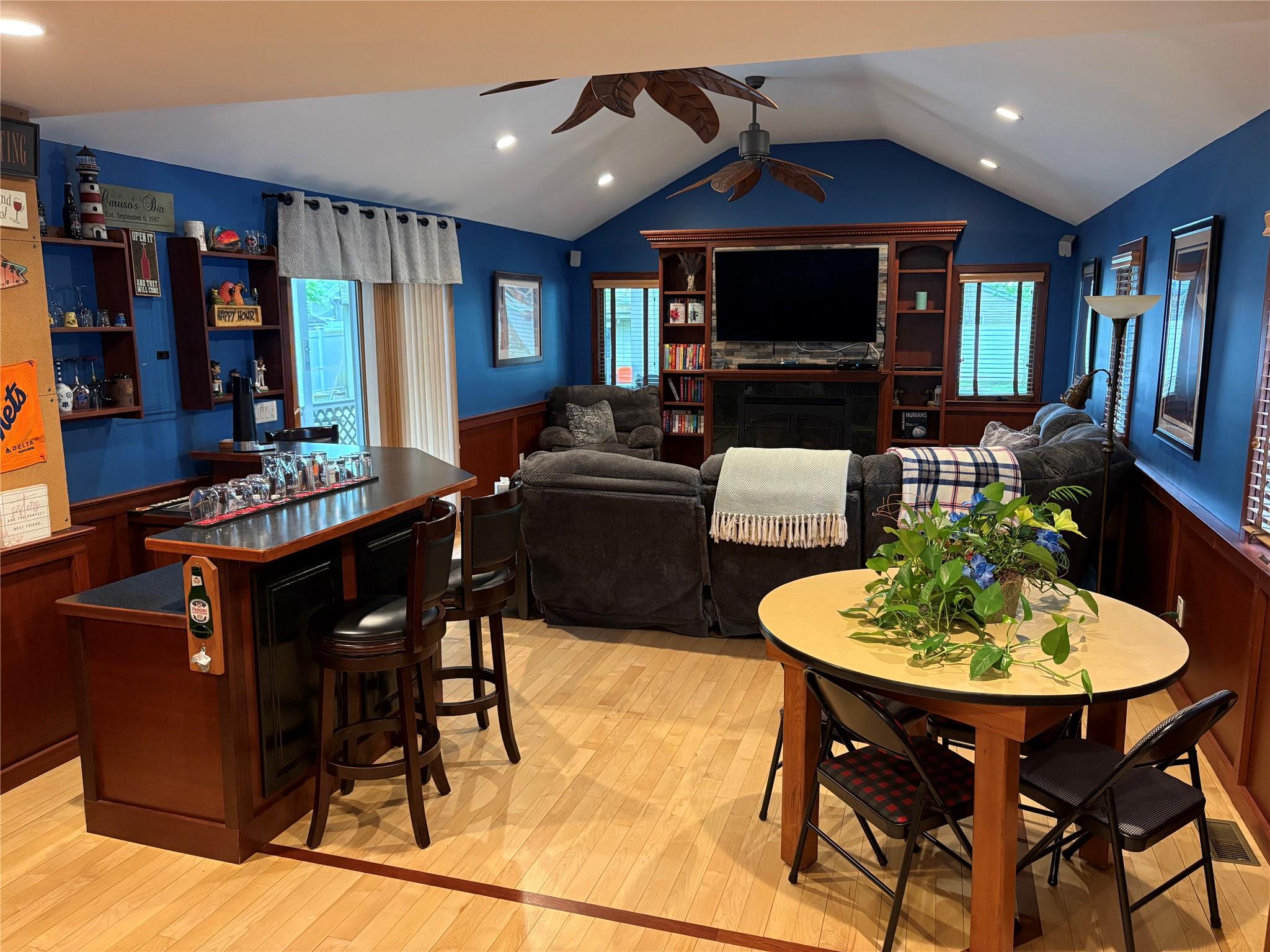 8 Sachs Street, Bay Shore, New York image 4
