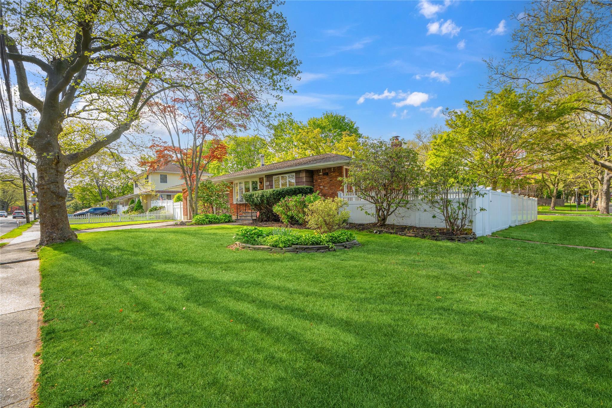 129 Wolf Hill Road, Melville, New York image 5