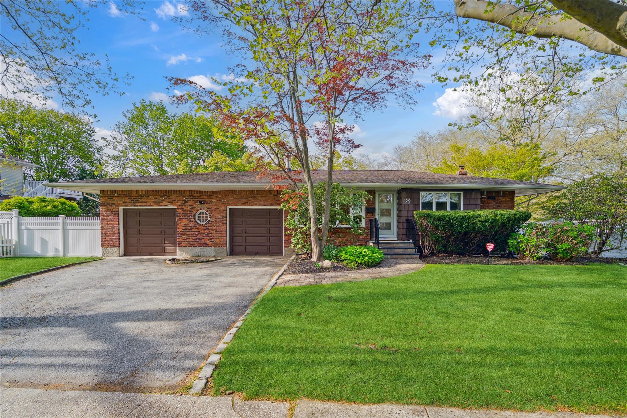 129 Wolf Hill Road, Melville, New York image 1