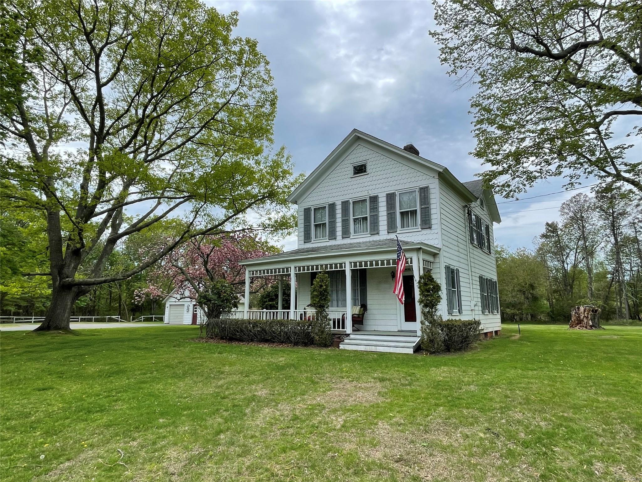 Boisseau Avenue, Southold, Hamptons, NY - 3 Bedrooms  
2 Bathrooms - 