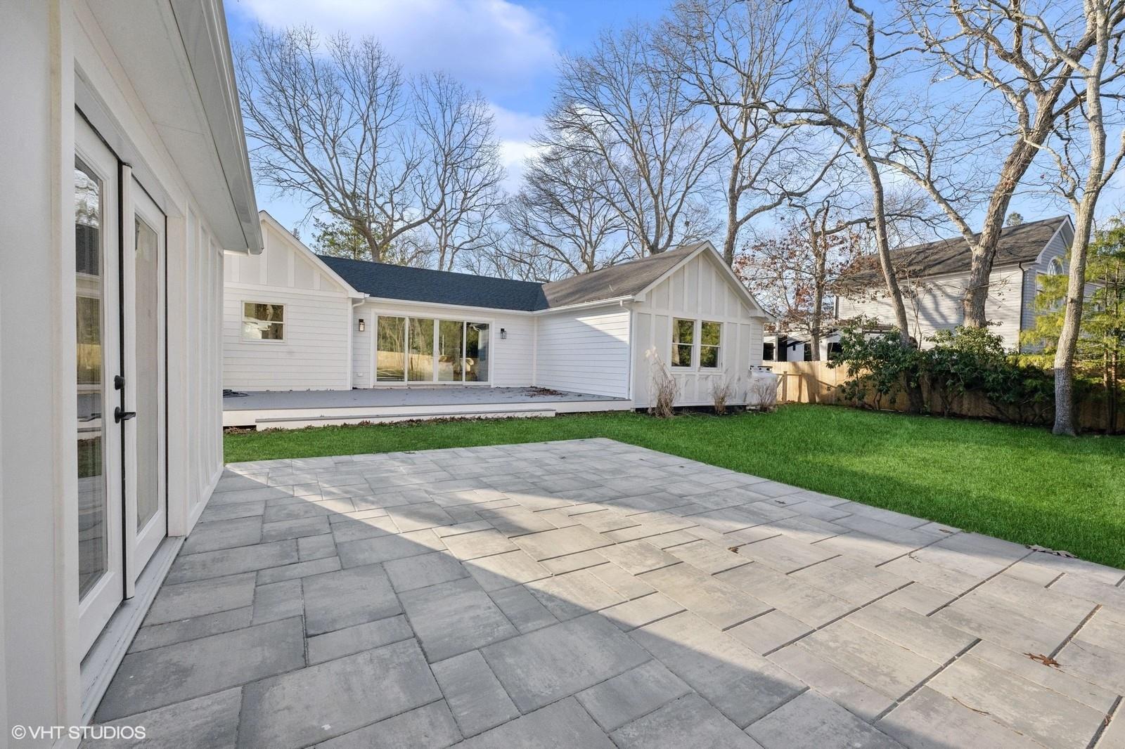 76 Eisenhower Drive, East Quogue, New York image 31