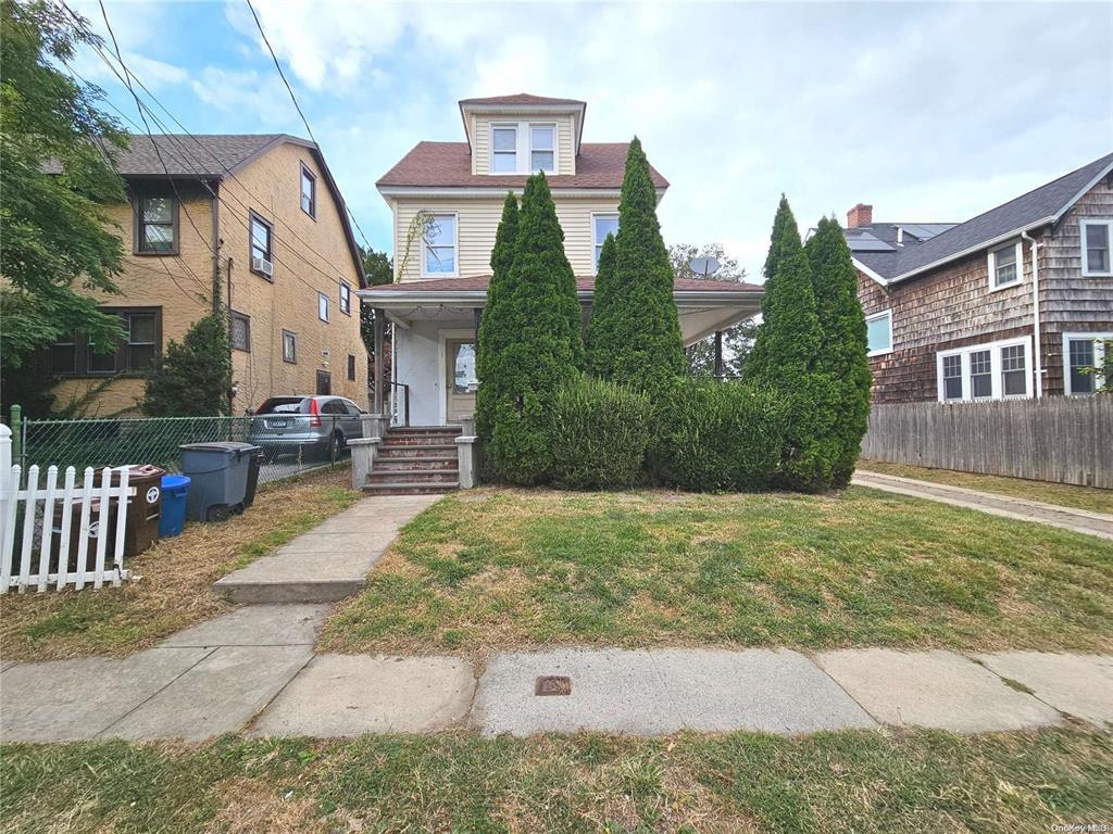 Property for Sale at Horton Street, Bronx, New York - Bedrooms: 4 
Bathrooms: 2 
Rooms: 8  - $629,000