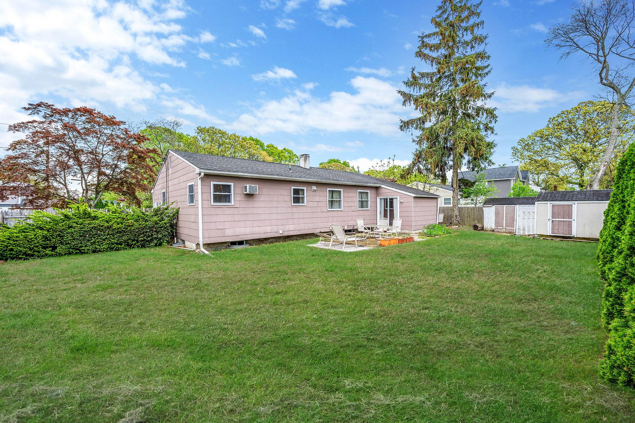 52 Selden Boulevard, Centereach, New York image 6