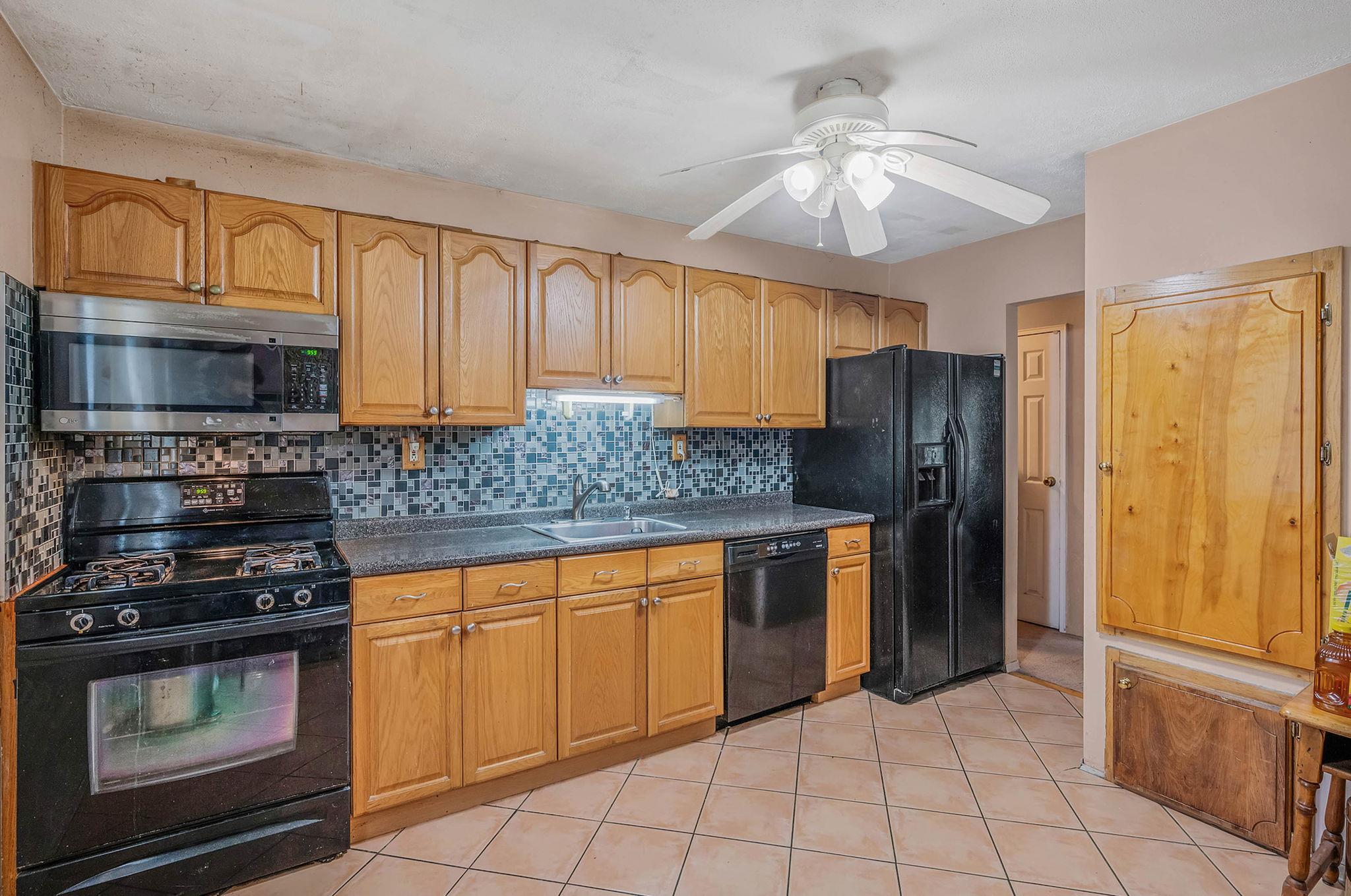 52 Selden Boulevard, Centereach, New York image 10
