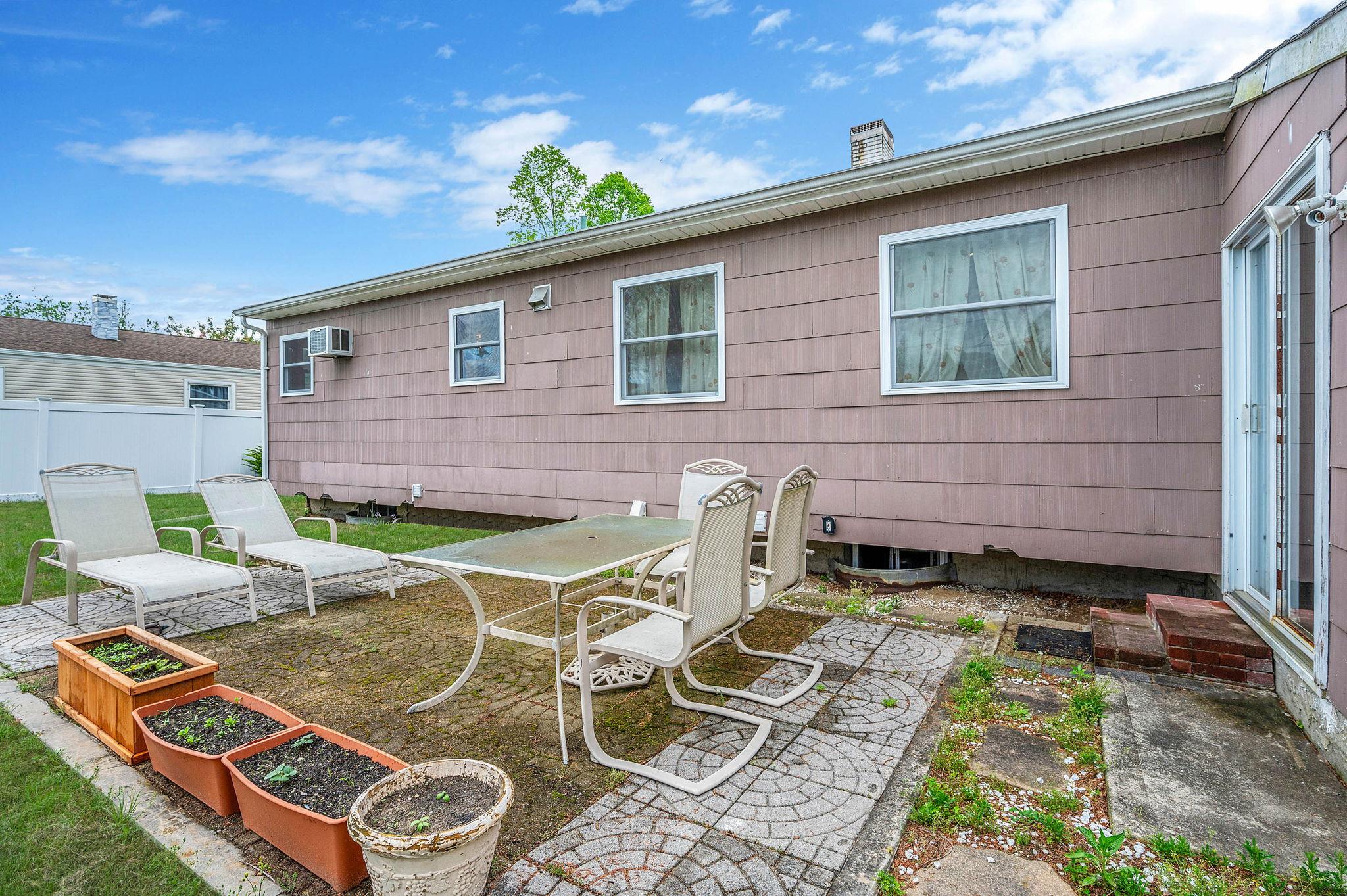 52 Selden Boulevard, Centereach, New York image 7