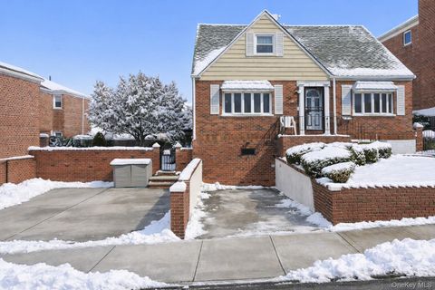 5739 78 Street Middle Village NY 11379
