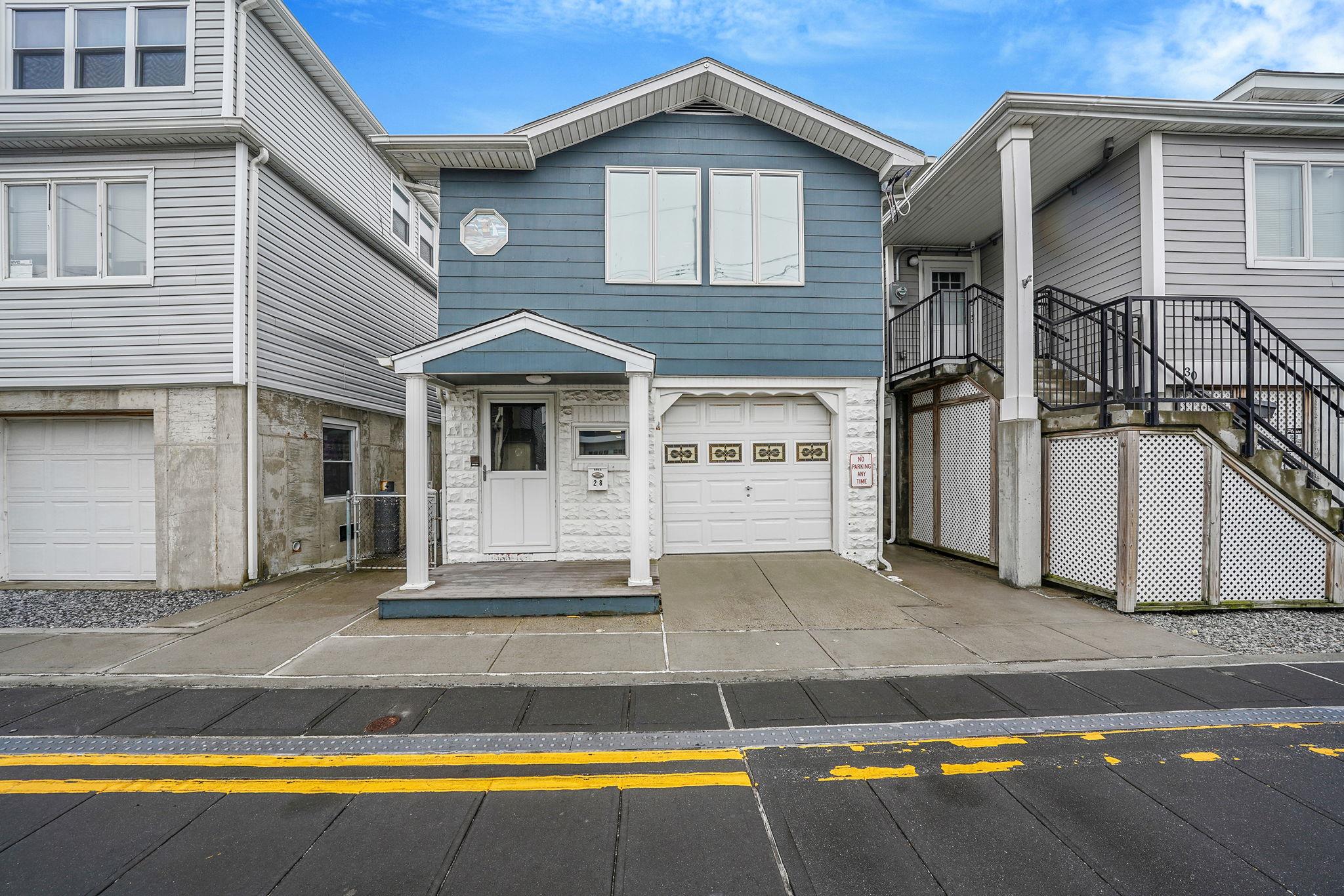 Property for Sale at W 13th Road, Broad Channel, Queens, NY - Bedrooms: 3 
Bathrooms: 2 
Rooms: 9  - $799,990