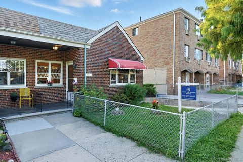 1049 Huntington Avenue Bronx NY 10465