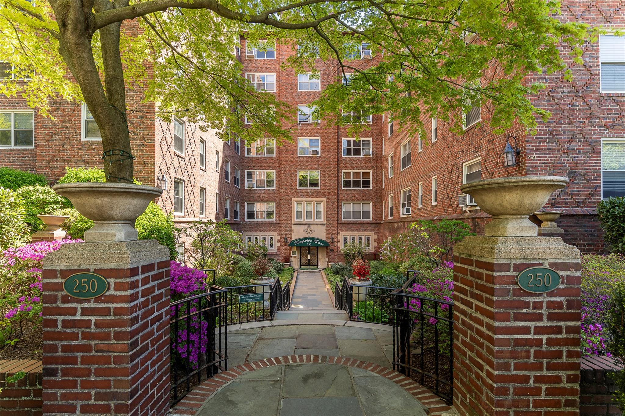 250 Bronxville Road #6B, Bronxville, New York image 1