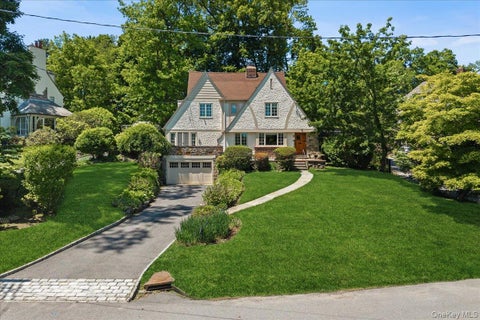 Homes For Sale - 311 Lyncroft Road<br/> New Rochelle, NY 10804