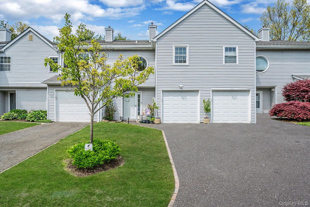 Photo of 1405 Sara Circle, Port Jefferson, NY 11776 (MLS # 992652)