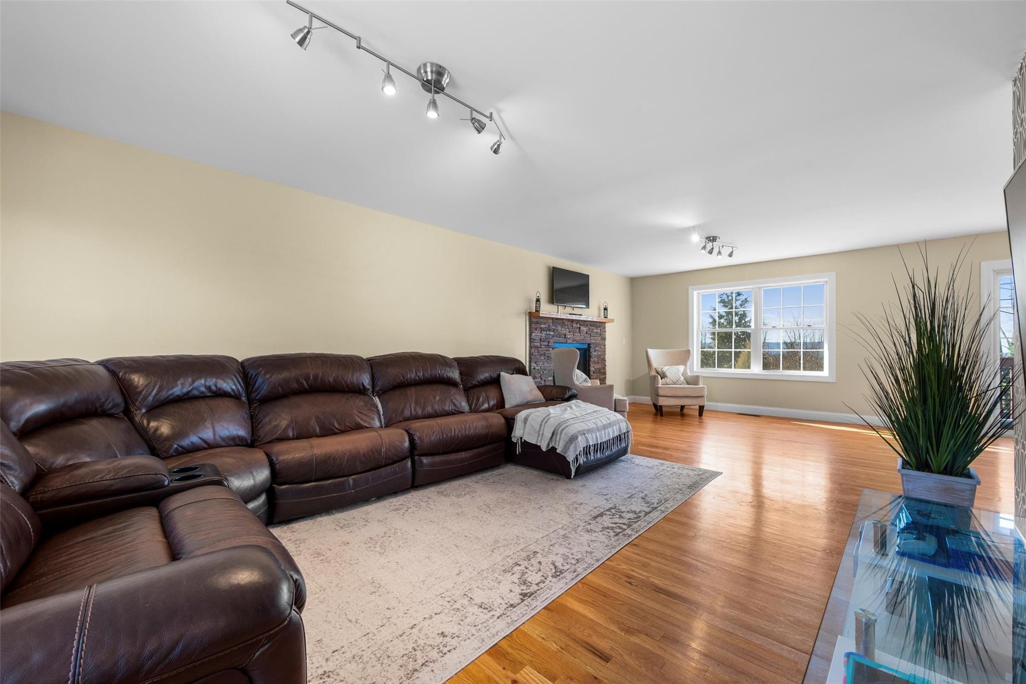 8 Bannerman View Drive, Newburgh, New York image 8