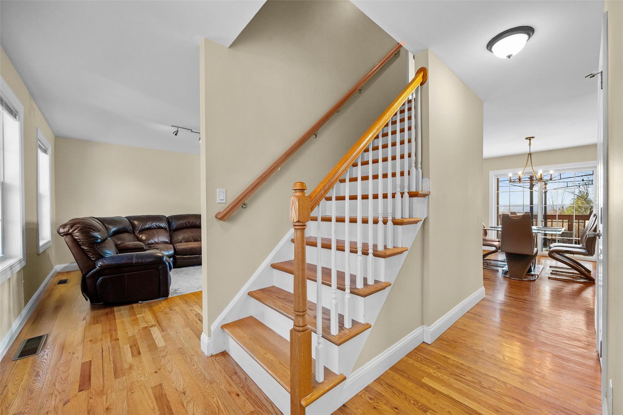 8 Bannerman View Drive, Newburgh, New York image 5