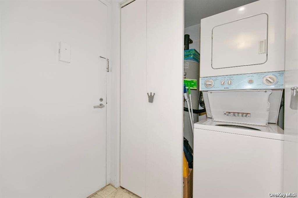 88 Cuttermill Road 112