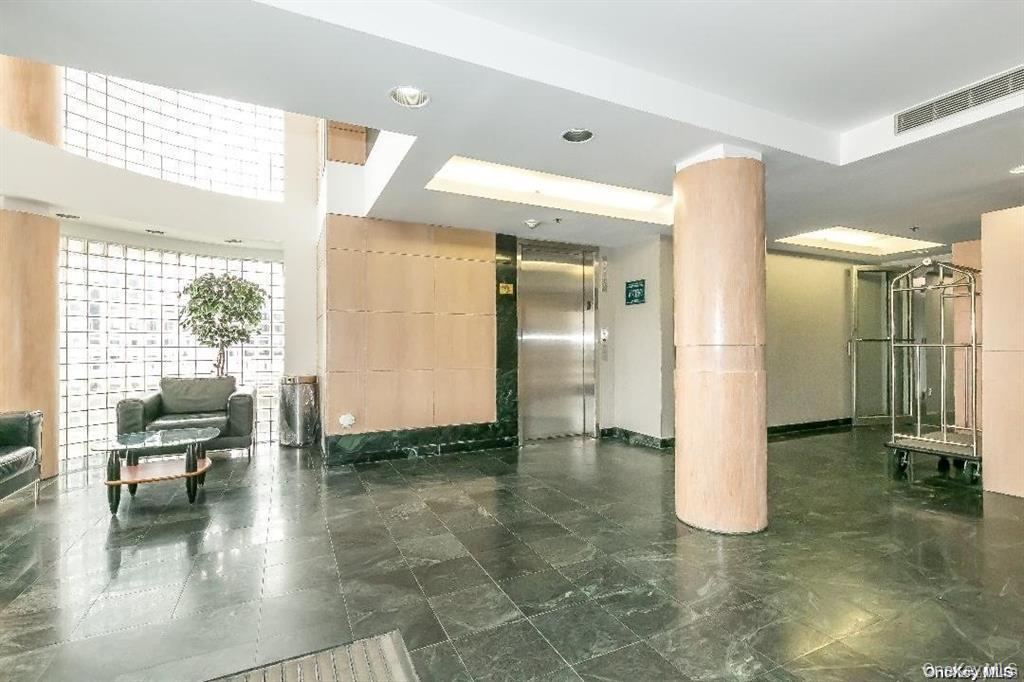 88 Cuttermill Road 112