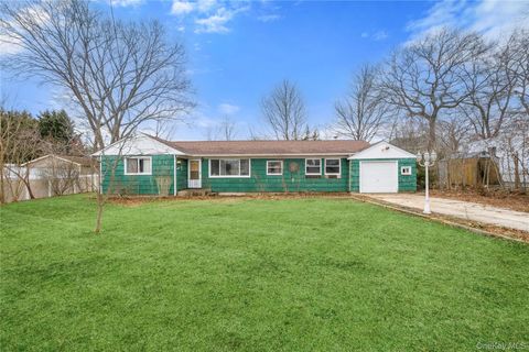 Homes For Sale - 24 Avenue A<br/> Holbrook, NY 11741