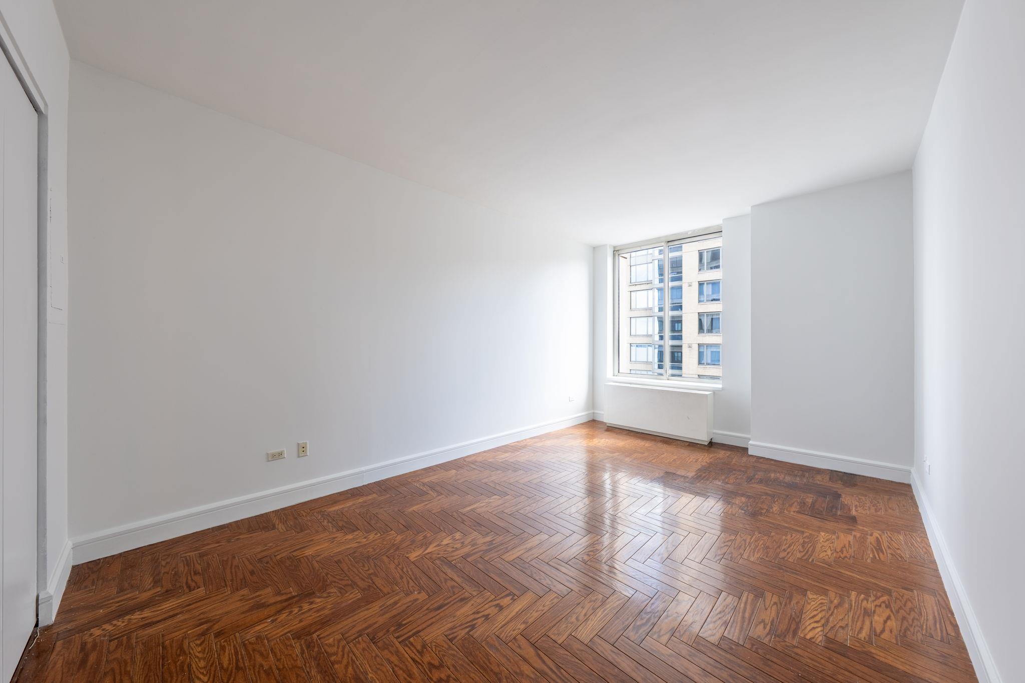 200 Riverside Boulevard 10C