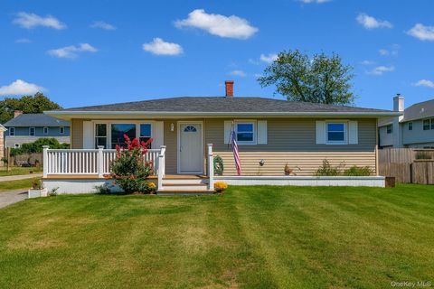 Photo of 16 Elm Road E, Mastic Beach, NY 11951 (MLS # 925188)