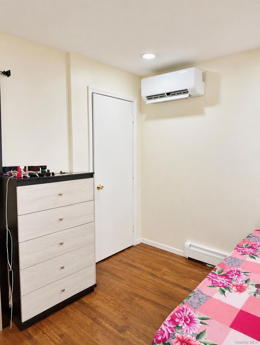 104-02 169th Street 2nd flr - Photo 2