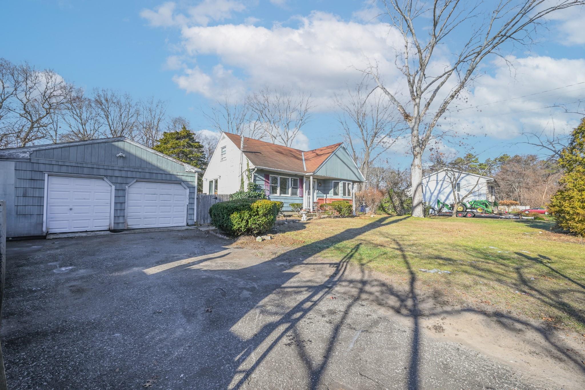 86 Abinet Ct Ct, Selden, New York image 3