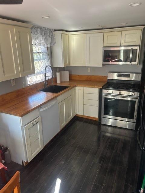 86 Abinet Ct Ct, Selden, New York image 6