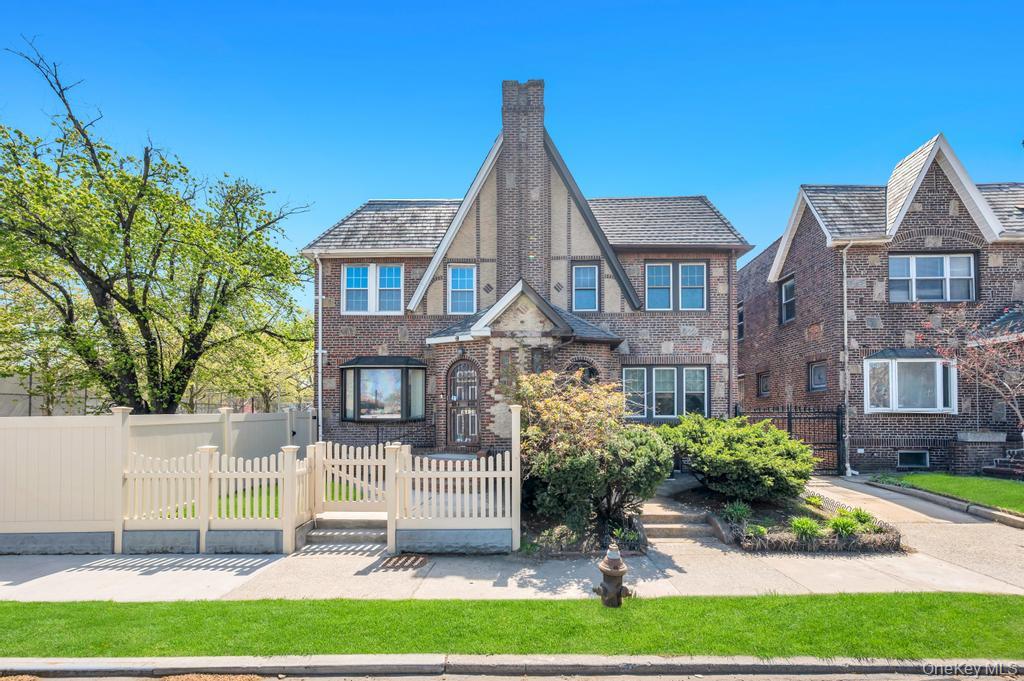 Photo of 164-26 Grand Central Parkway, Jamaica, NY 11432 (MLS # 1058889)