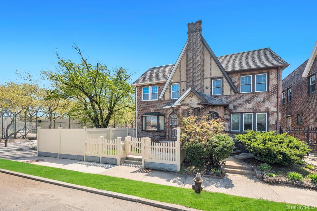 Photo of 164-26 Grand Central Parkway, Jamaica, NY 11432 (MLS # 1058889)