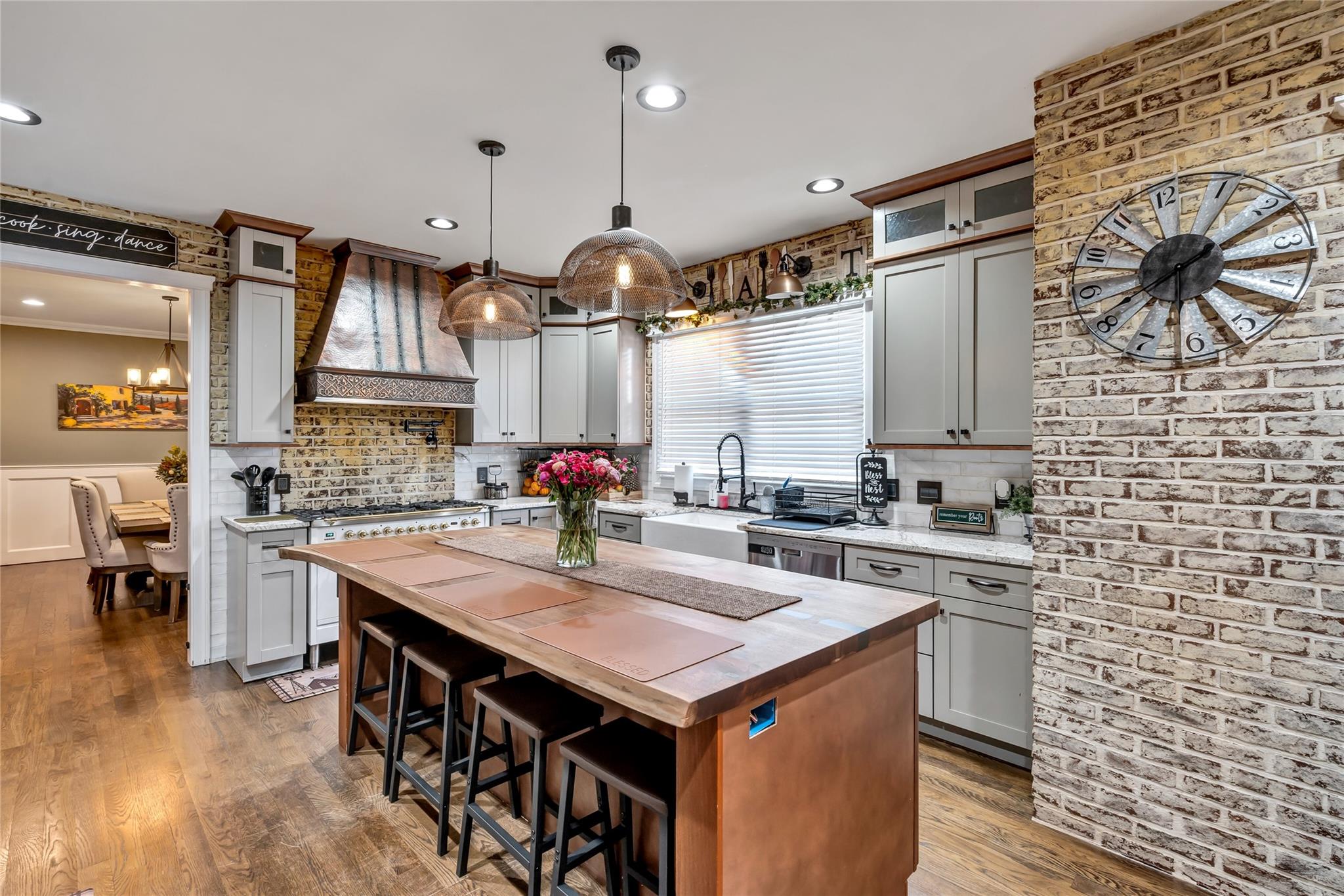 203 Overton Street, Deer Park, New York image 9