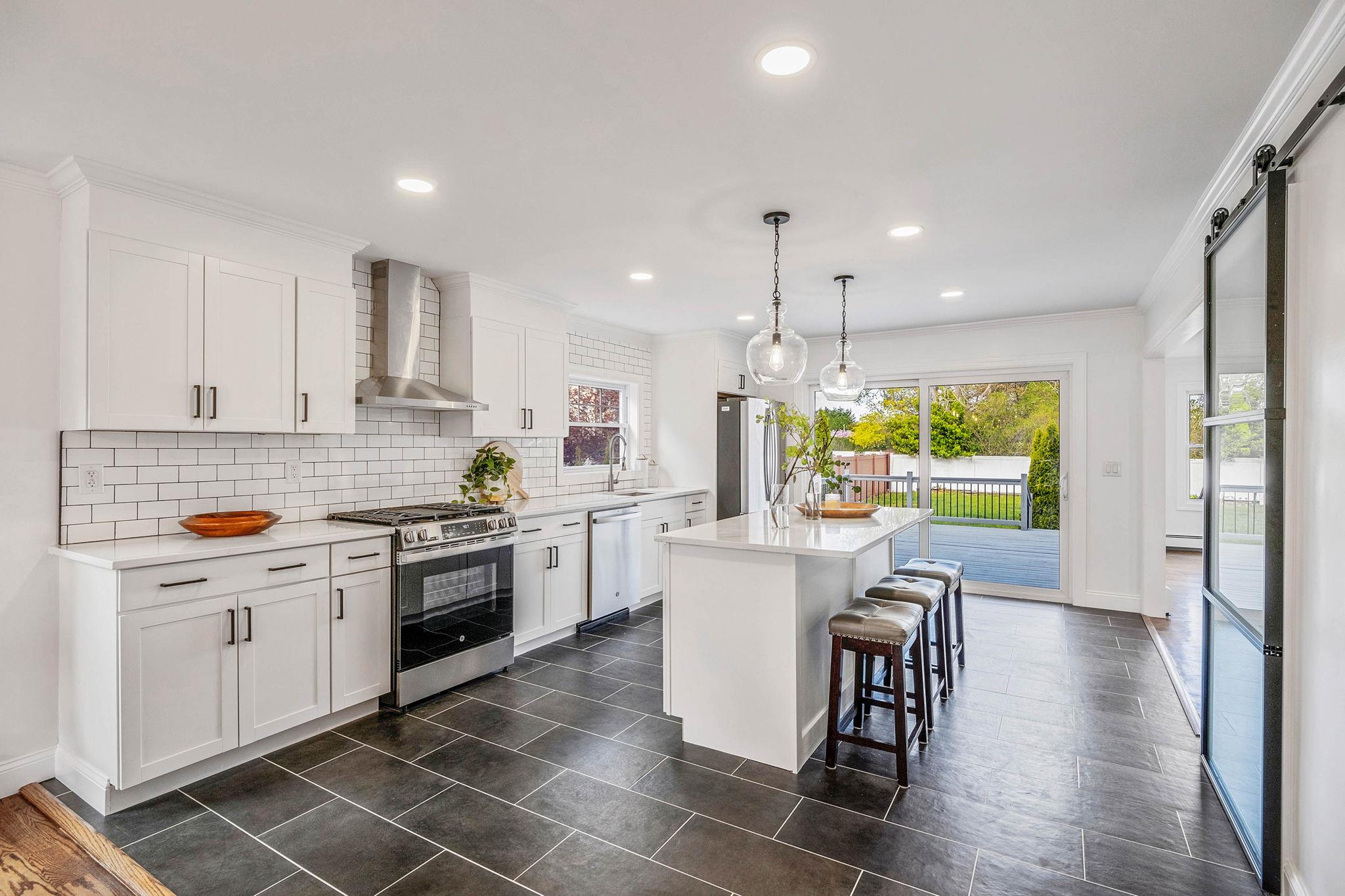 219 S Bayview Avenue, Amityville, New York image 8