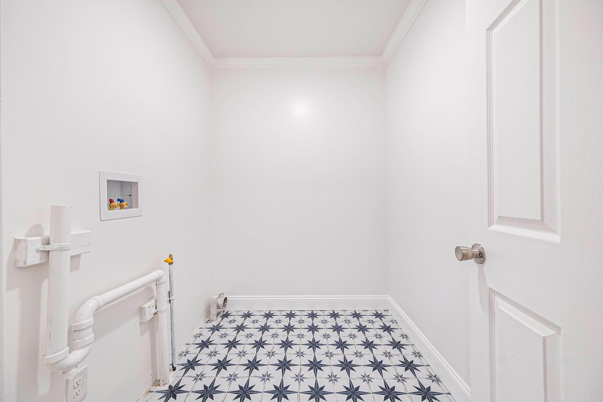 219 S Bayview Avenue, Amityville, New York image 21