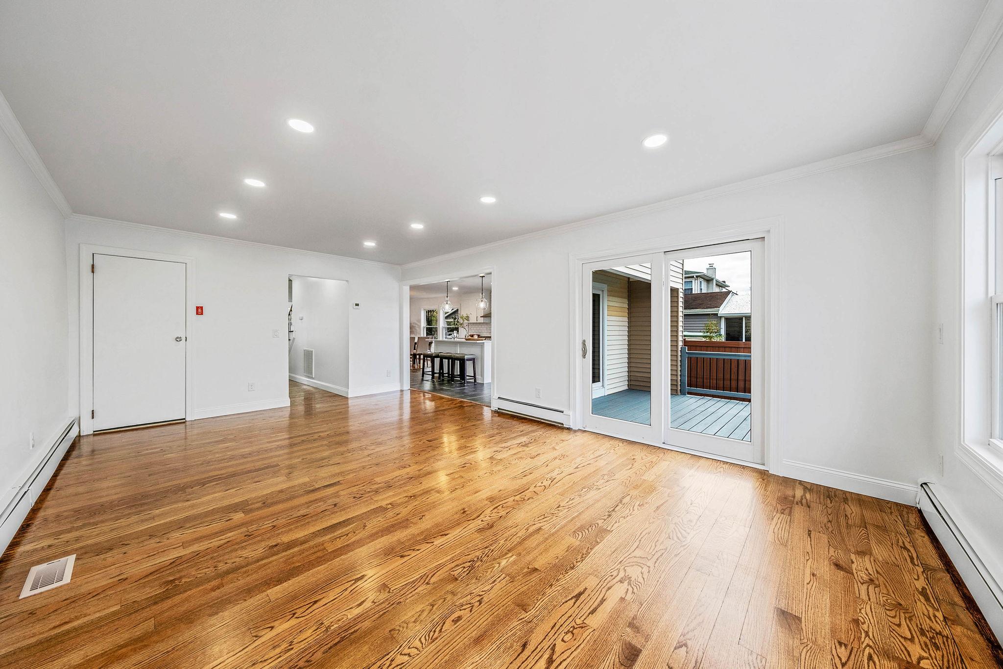 219 S Bayview Avenue, Amityville, New York image 27